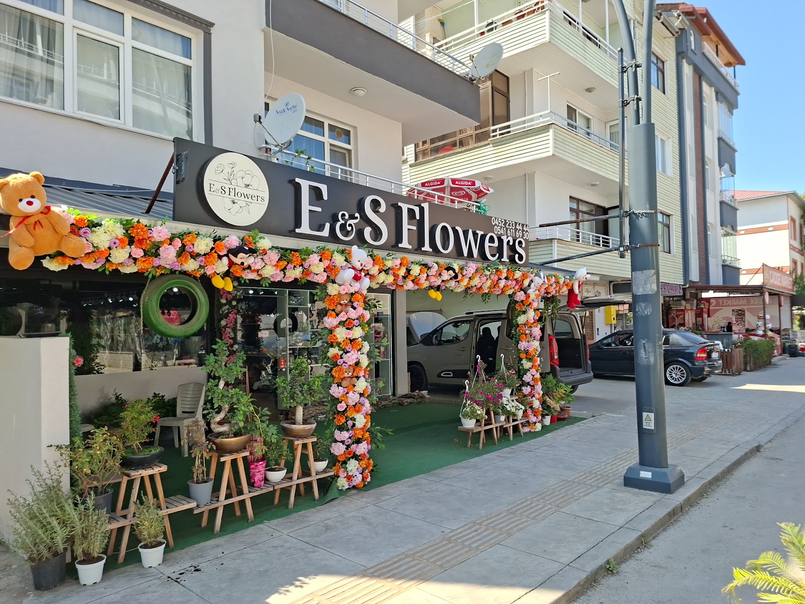 E&S Flowers