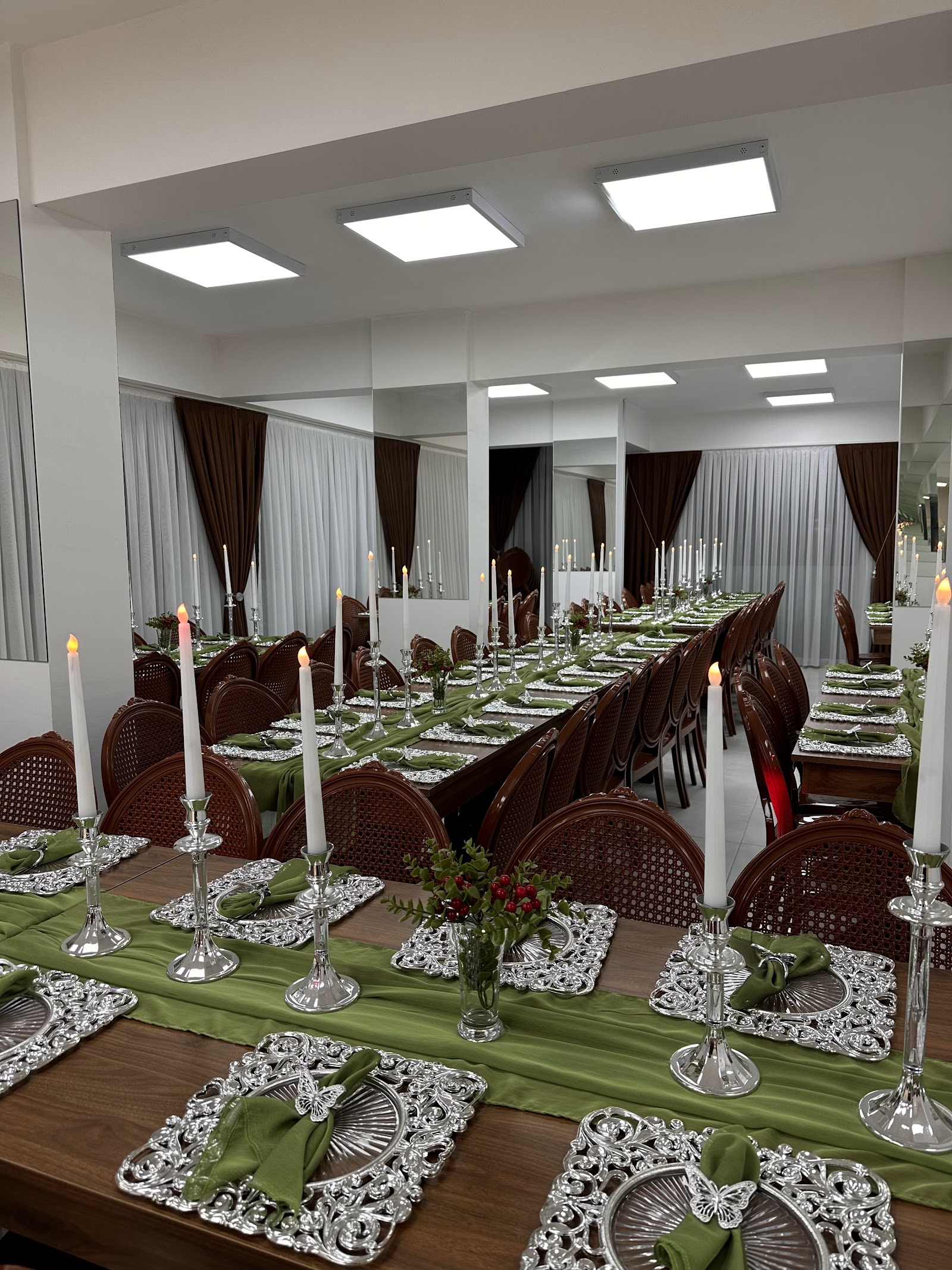 Serenat Davet Evi