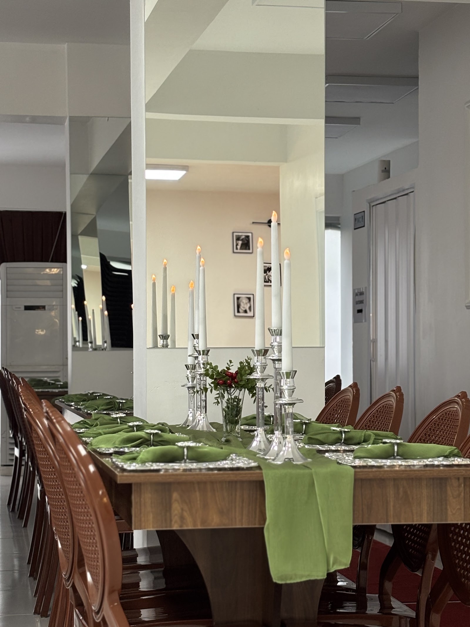 Serenat Davet Evi